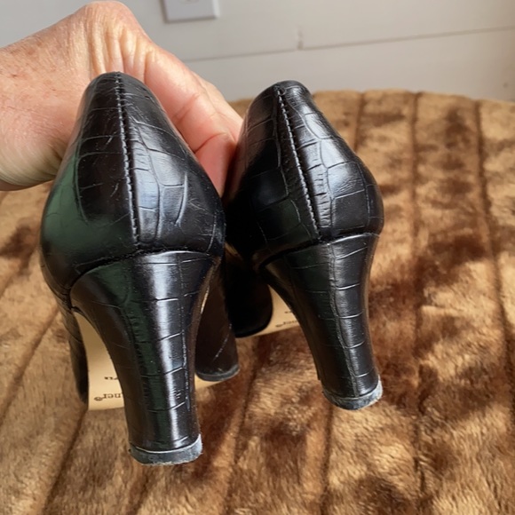 ETIENNE AIGNER 8-1/2M Black “Croc” Pumps Spain - Picture 4 of 9
